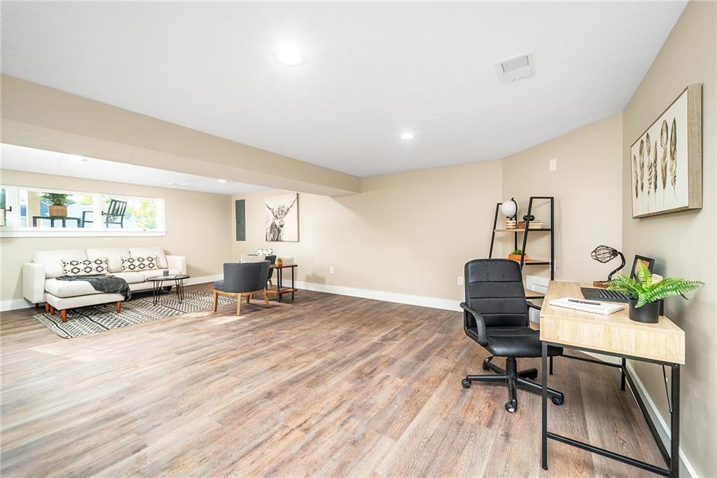 452 Country Club Road Washington, PA 15301 - Photo 17 of 25 Gallery Image 17