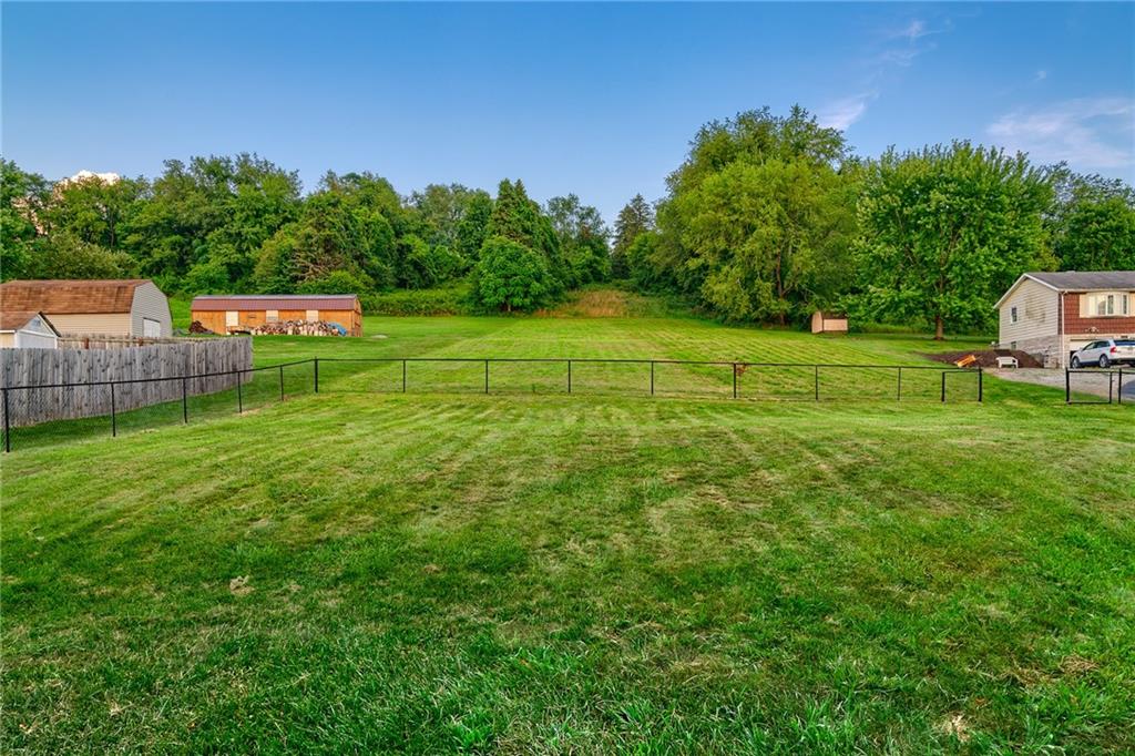 452 Country Club Road Washington, PA 15301 - Photo 6 of 25 Gallery Image 6