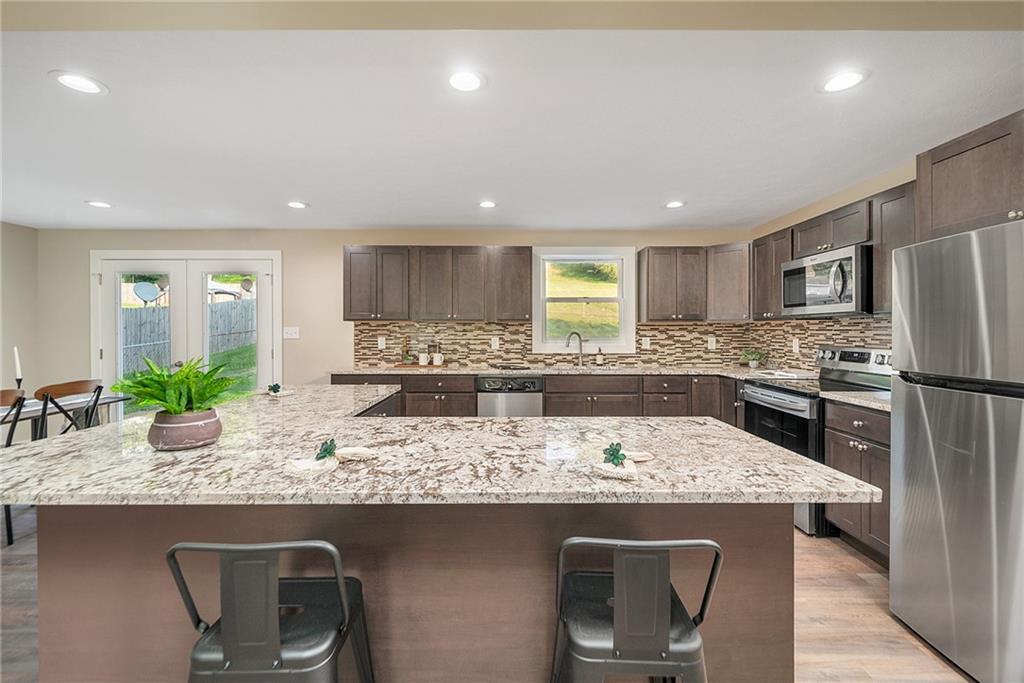 452 Country Club Road Washington, PA 15301 - Photo 7 of 25 Gallery Image 7