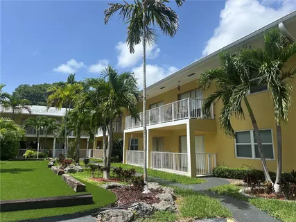 $2,250 | 2536 Van Buren Street, Unit 5A, Hollywood, FL 33020