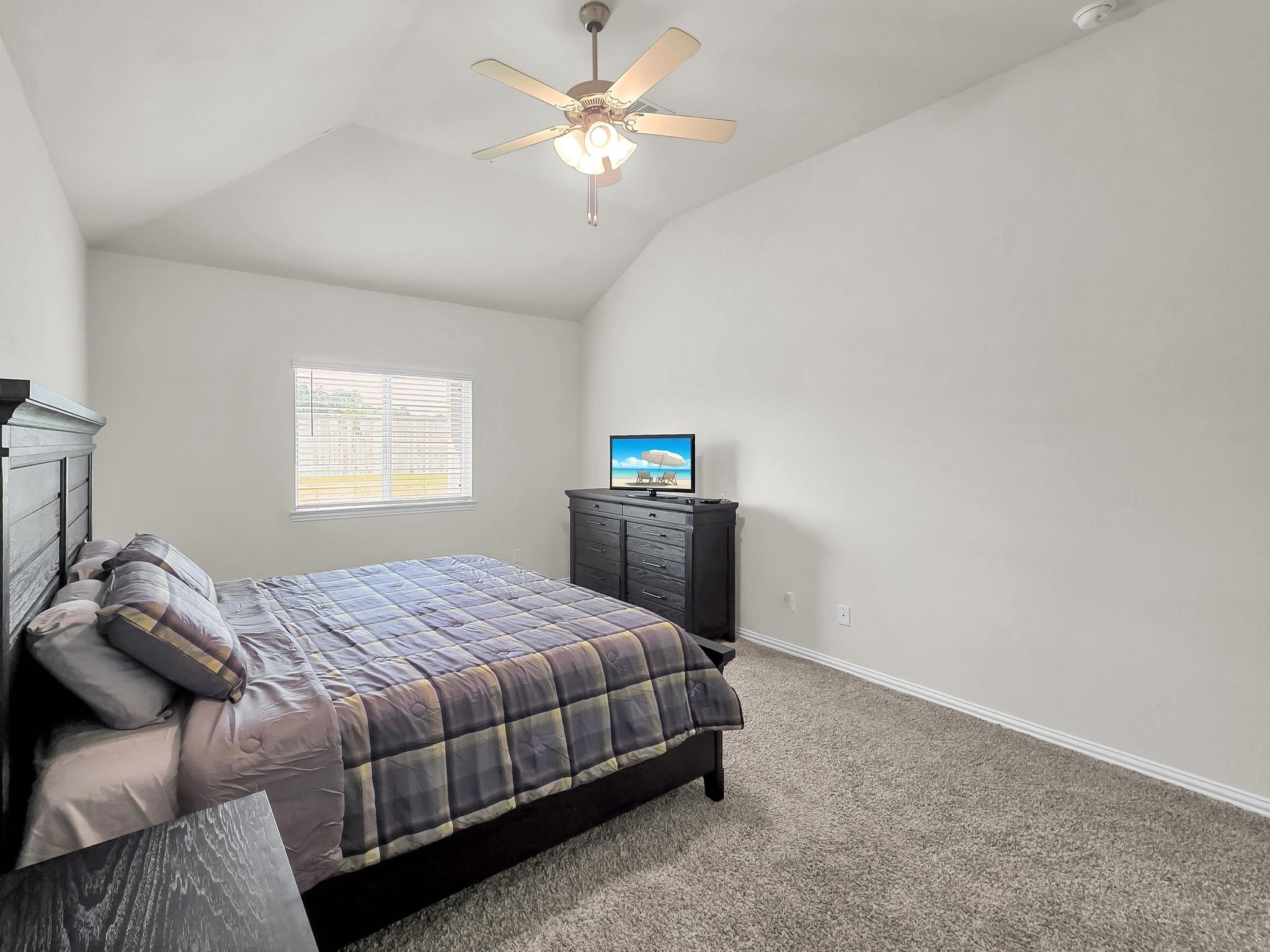 398 Shoreview Drive Conroe, TX 77303 - Photo 16 of 33