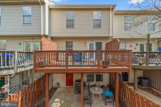 a view of a brick building with a balcony