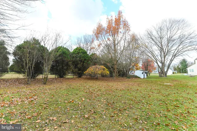 a view of empty room with storage