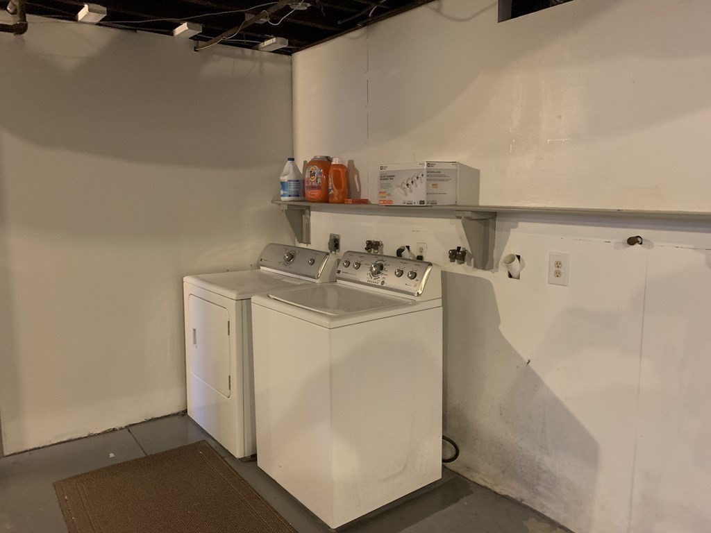 790 Broadway Everett, MA 02149 - Photo 11 of 39 a utility room with dryer and washer