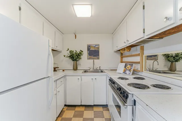 $389,900 | 231 Coolidge Avenue, Unit 401, Watertown, MA 02472