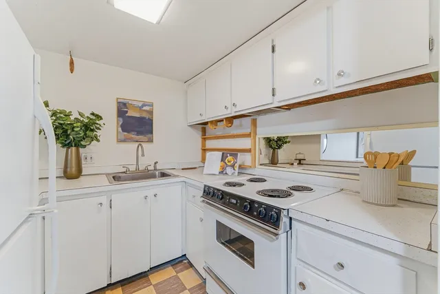 $389,900 | 231 Coolidge Avenue, Unit 401, Watertown, MA 02472