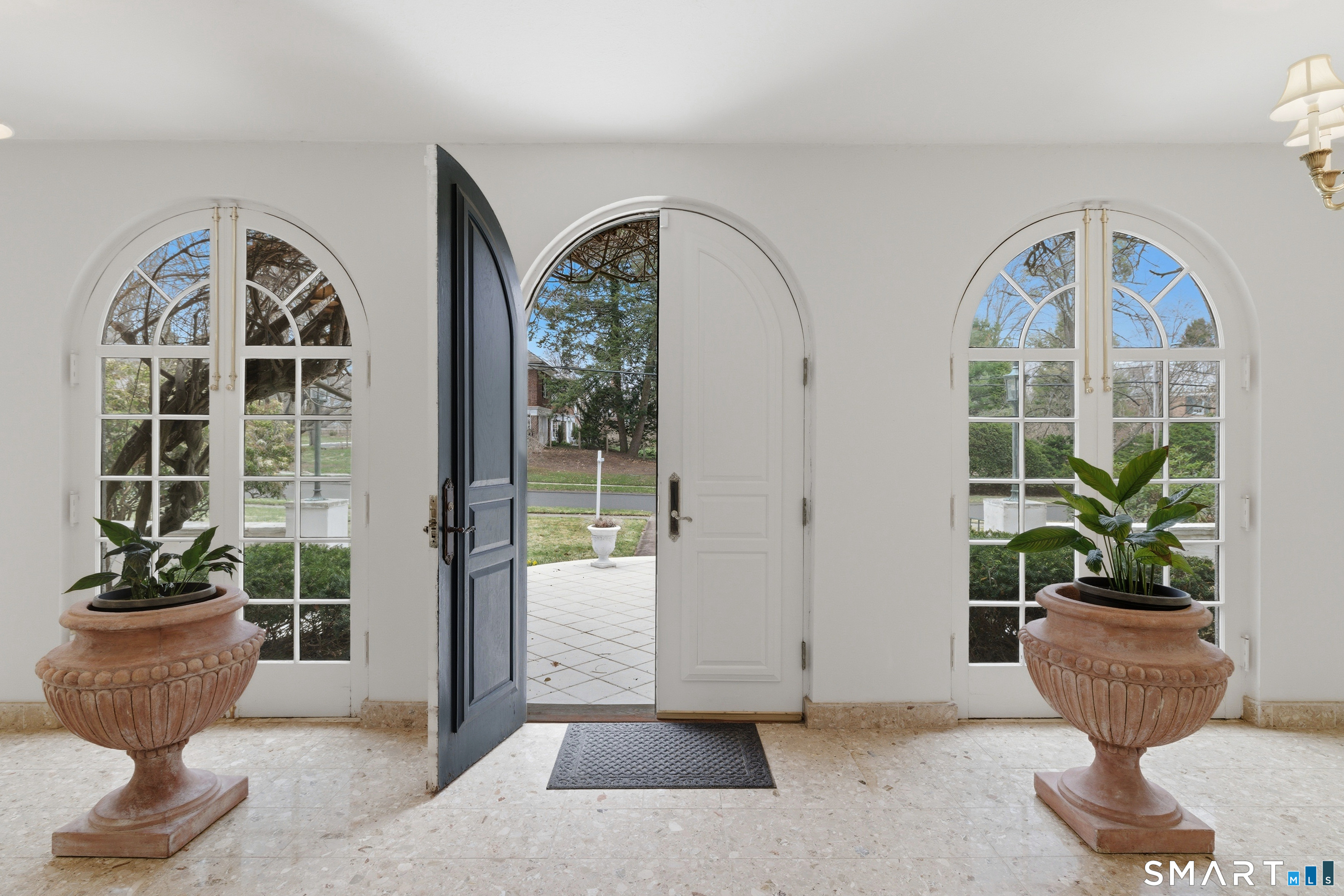 11 Sycamore Road West Hartford, CT 06117 - Photo 2 of 33