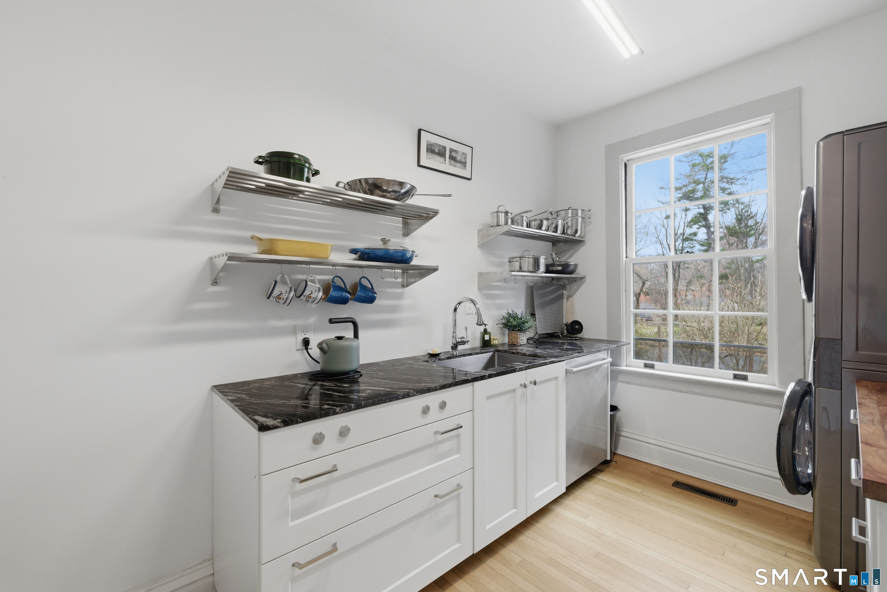 11 Sycamore Road West Hartford, CT 06117 - Photo 10 of 33