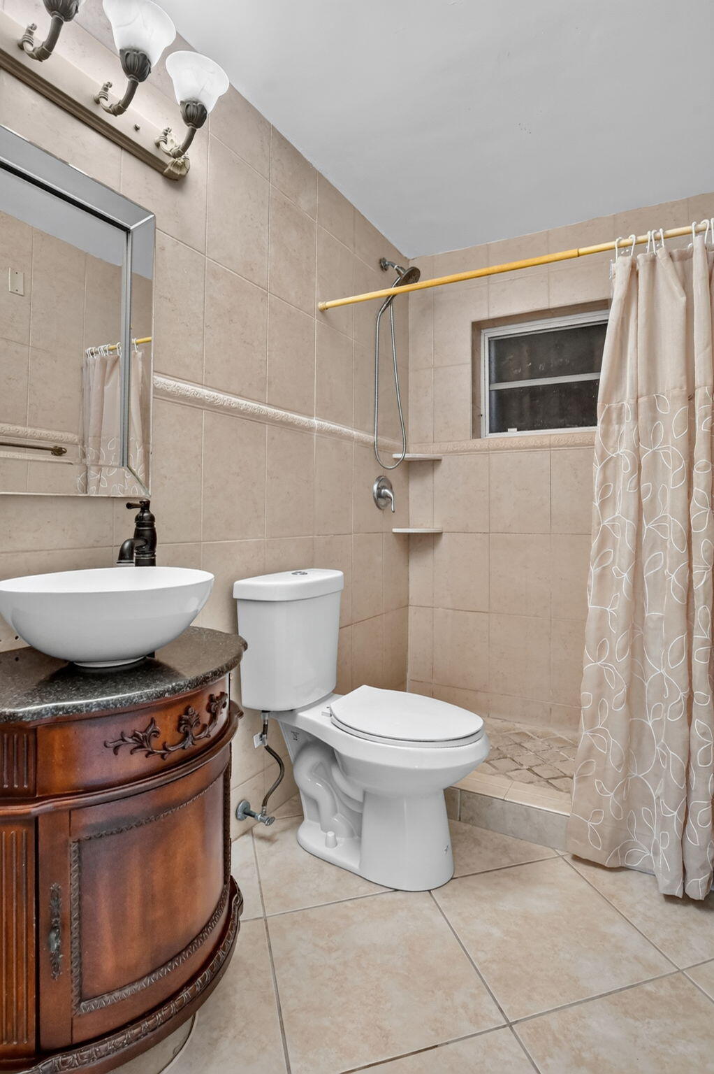 421 Southwest 2nd Street Boca Raton, FL 33432 - Photo 23 of 36 Bathroom 2
