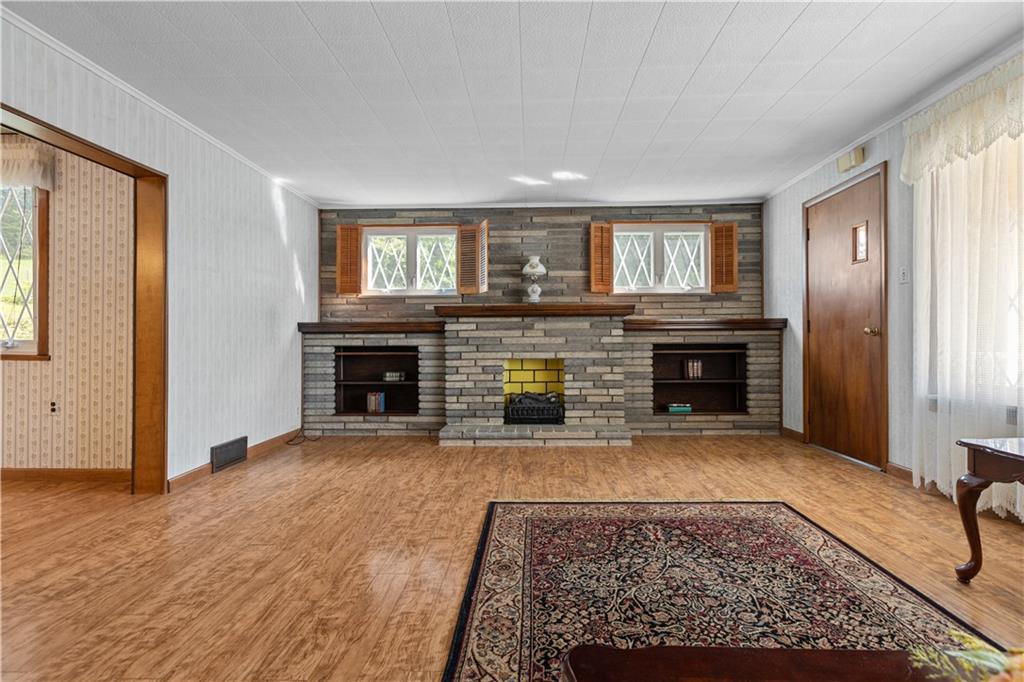 2007 Paintertown Road Irwin, PA 15642 - Photo 5 of 25 Gallery Image 5
