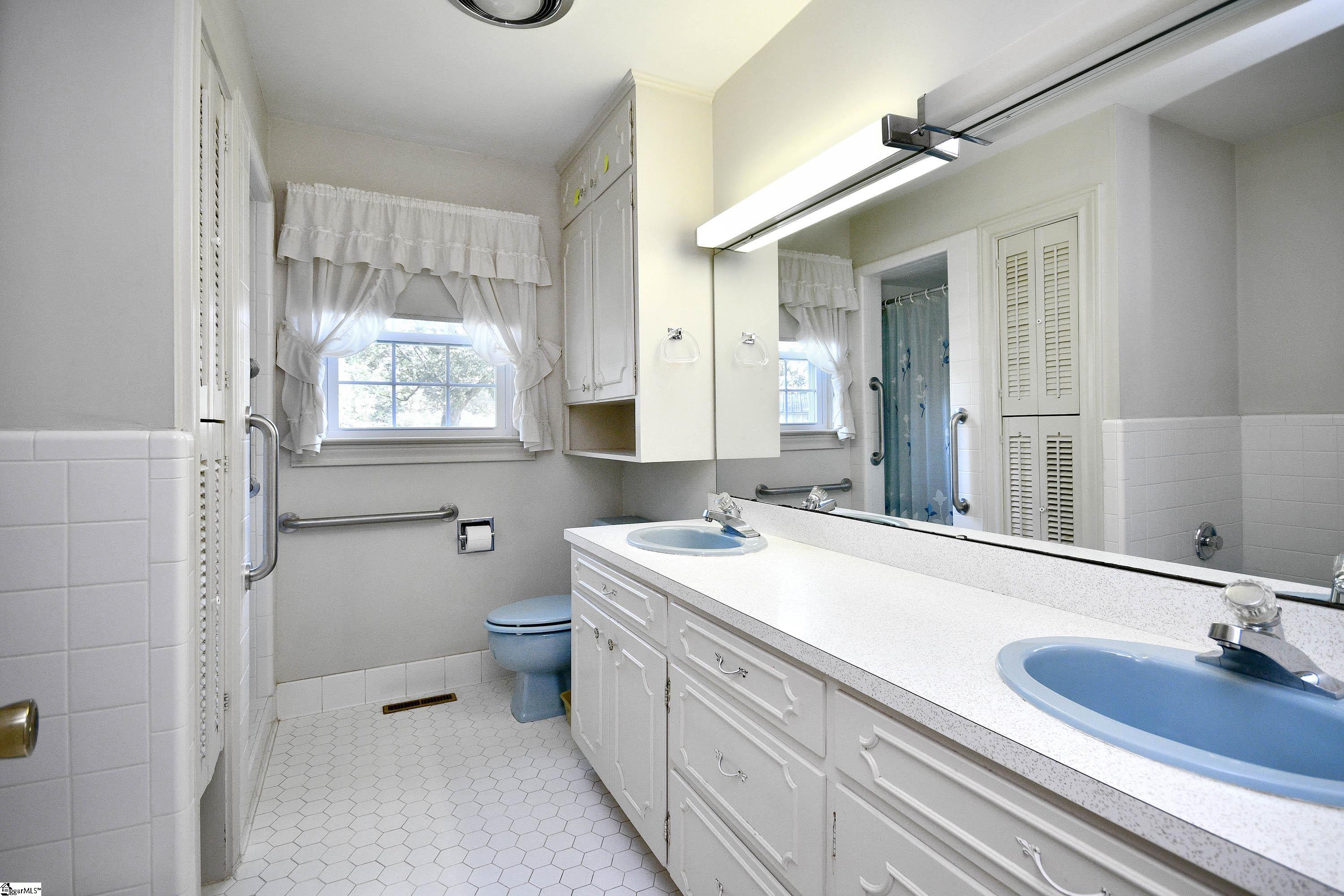 200 Garrett Street Fountain Inn, SC 29644 - Photo 18 of 32 Gallery Image 18