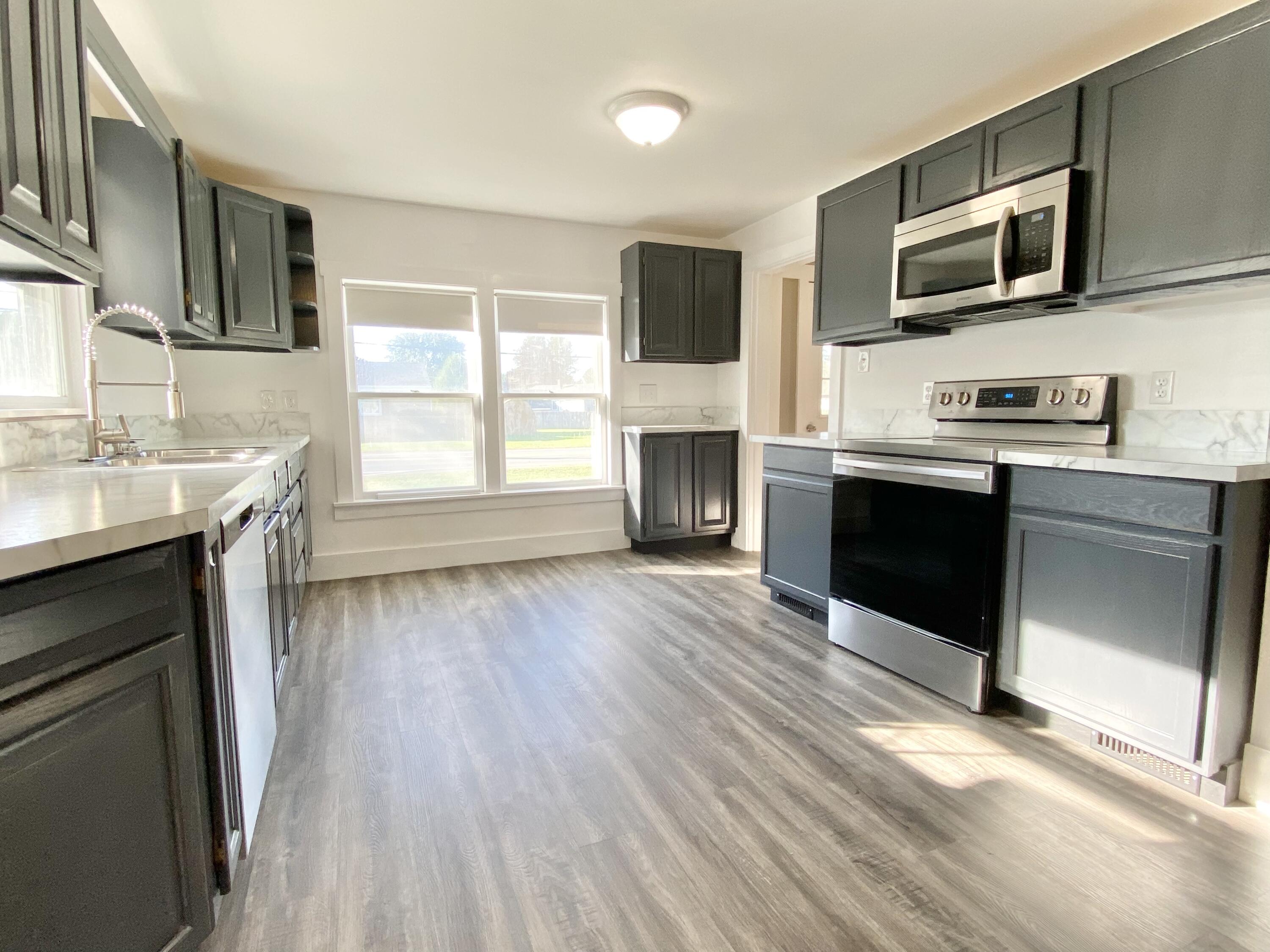 219 New Gorham Road Westbrook, ME 04092 - Photo 3 of 49 D414DD07-D036-48DF-BA11-504036B86BF8