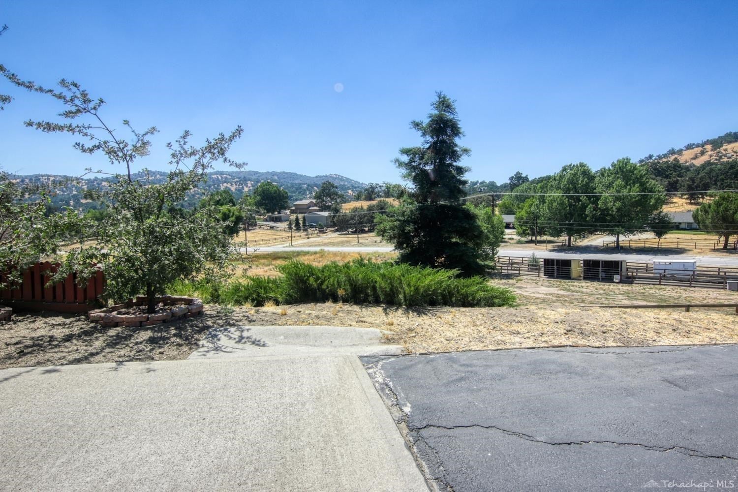 29720 North Lower Valley Road Tehachapi, CA 93561 - Photo 2 of 52 Gallery Image 2
