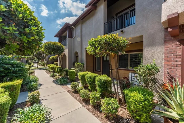 $640,000 | 707 South Azusa Avenue, Unit B, Azusa, CA 91702