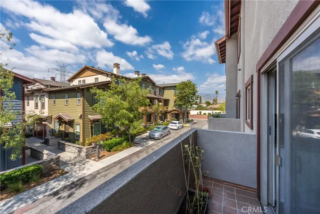 $640,000 | 707 South Azusa Avenue, Unit B, Azusa, CA 91702