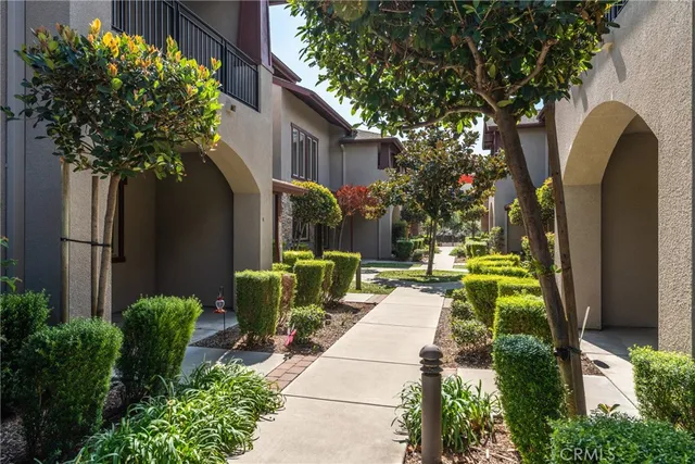 $640,000 | 707 South Azusa Avenue, Unit B, Azusa, CA 91702