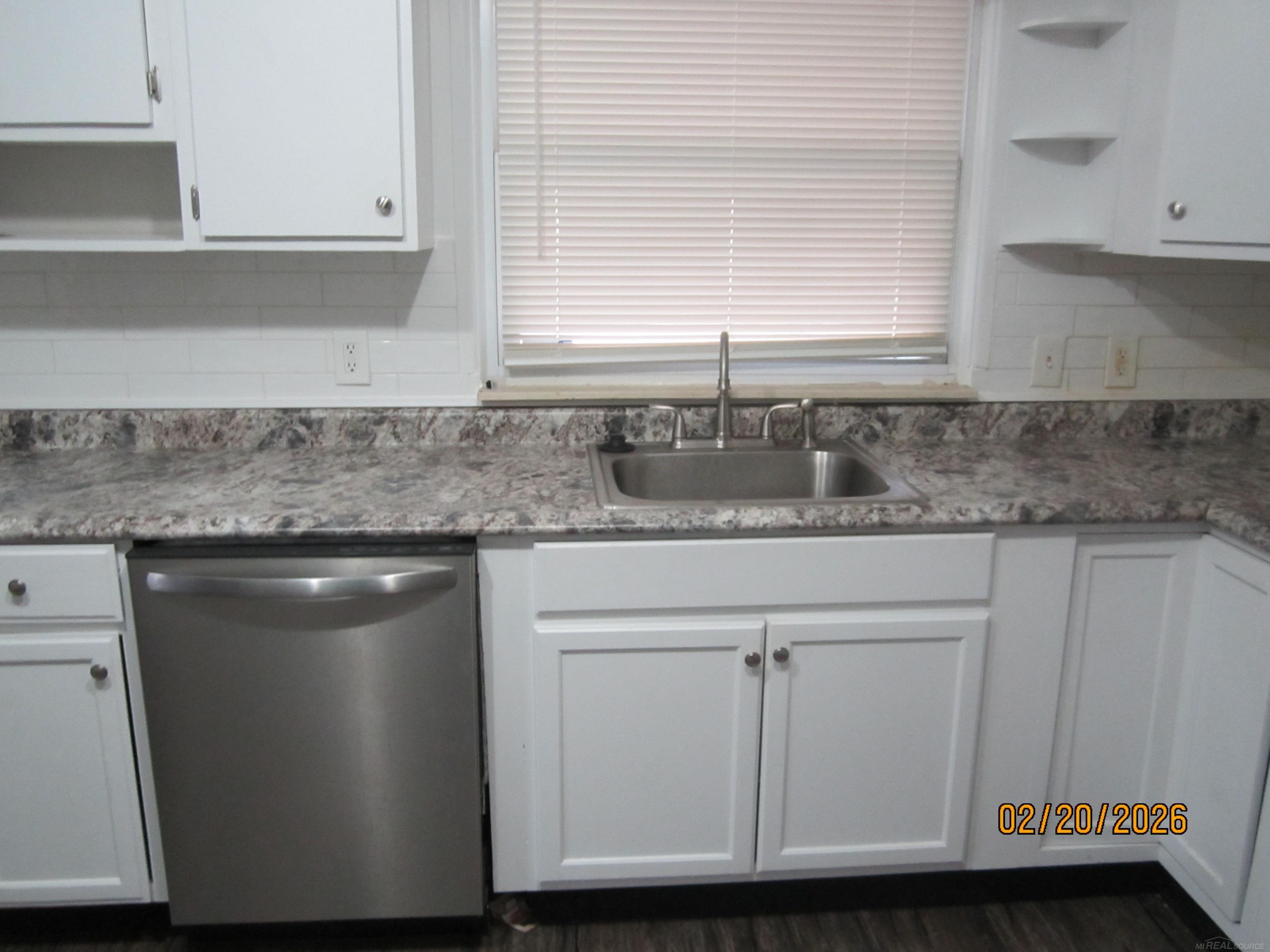 26700 Hopkins Street Inkster, MI 48141 - Photo 18 of 23 50205899-3791f7be-1702-4e51-8a99-619e0d24b7a5.JPG