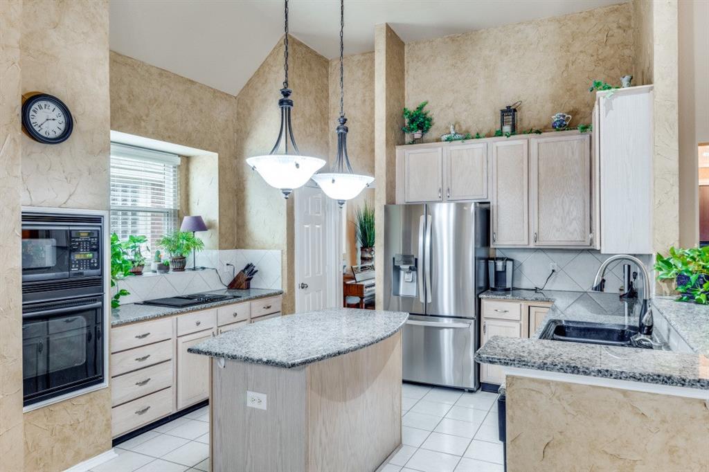 527 Cameron Lane Allen, TX 75002 - Photo 11 of 23 Kitchen