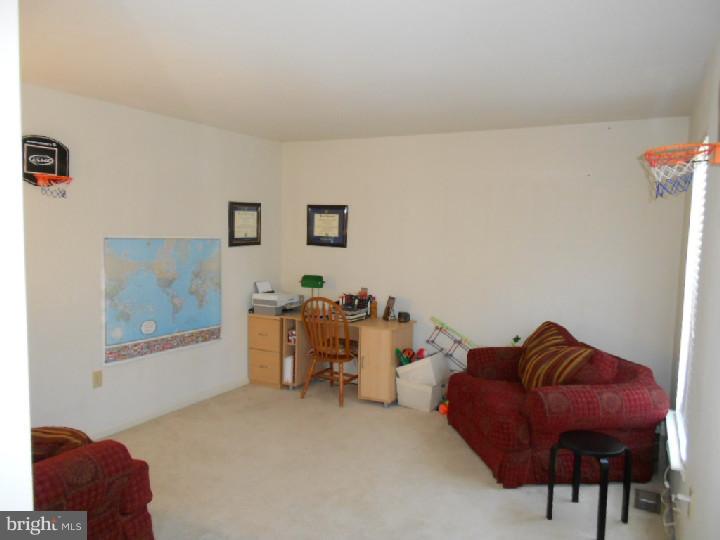 115 Quiet Road Sicklerville, NJ 08081 - Photo 5 of 25 Living Room