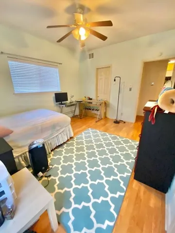 $15 | 807 West 25th Street, Unit 215, Austin, TX 78705