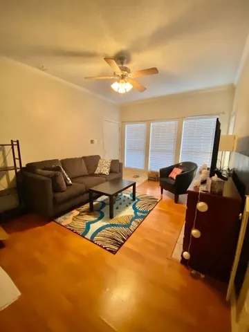$15 | 807 West 25th Street, Unit 215, Austin, TX 78705