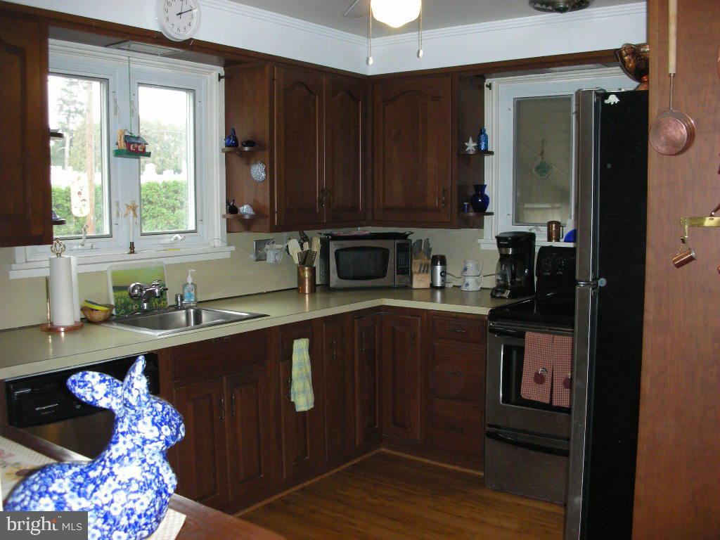 301 Laurel Avenue Lititz, PA 17543 - Photo 9 of 19 Gallery Image 9