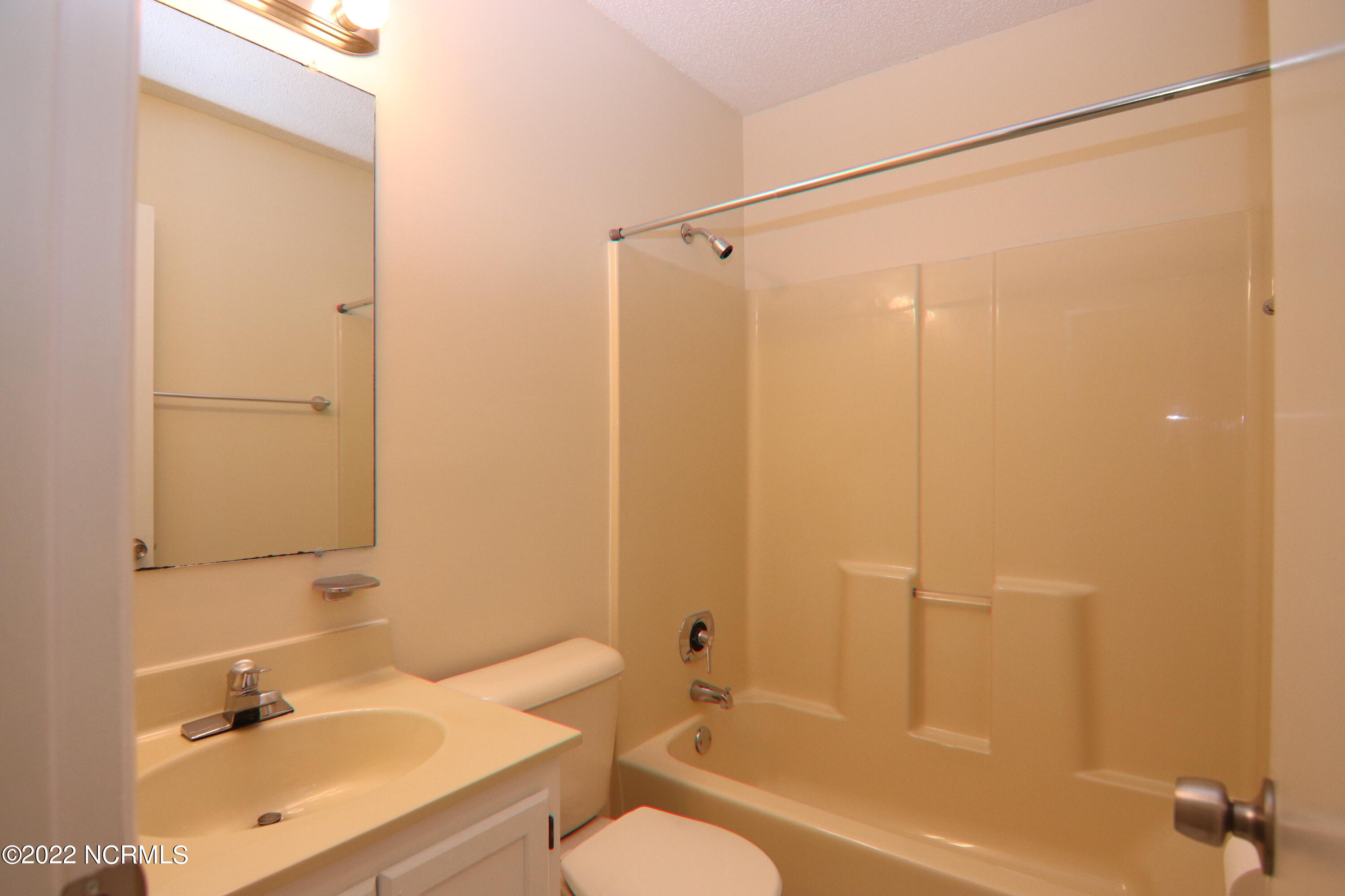 403 Cascade Court Hubert, NC 28539 - Photo 13 of 31 Main Bathroom