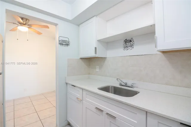 $1,650 | 712 Northeast 8th Street, Unit 202, Hallandale Beach, FL 33009
