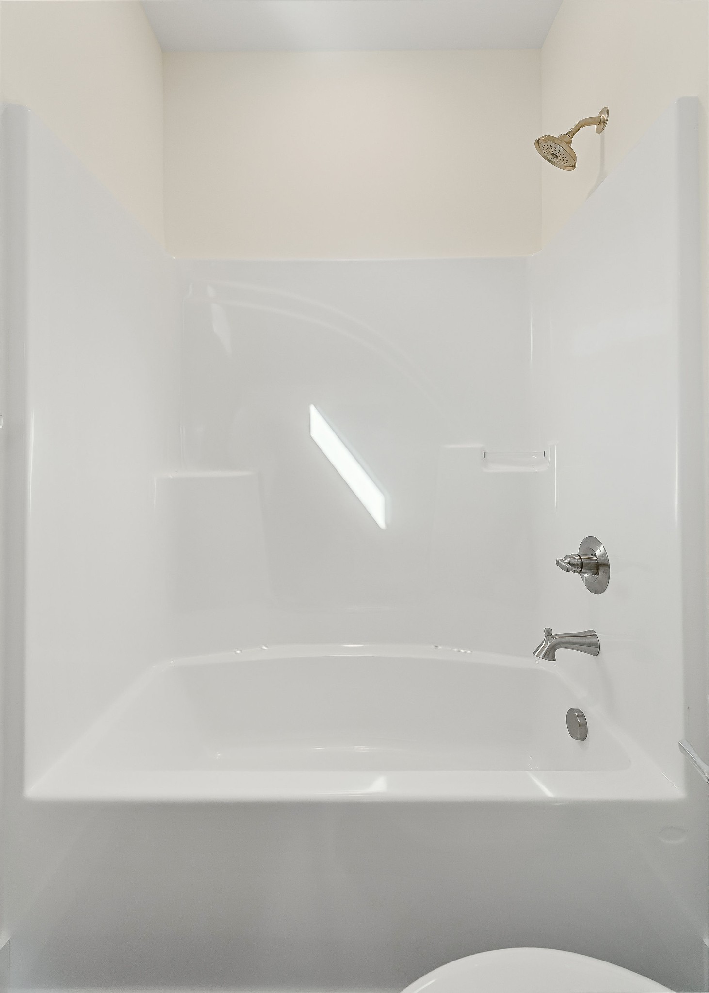 275 Johnson Chapel Road Sparta, TN 38583 - Photo 20 of 21 a bathroom with a bathtub