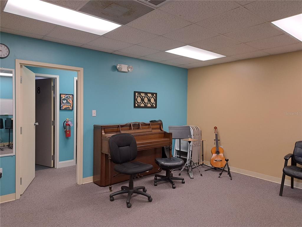 1600 Achieva Way Dunedin, FL 34698 - Photo 40 of 98 a view of a workspace with furniture