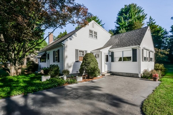 52 Eastside Road Wrentham, MA 02093 - Photo 3 of 30