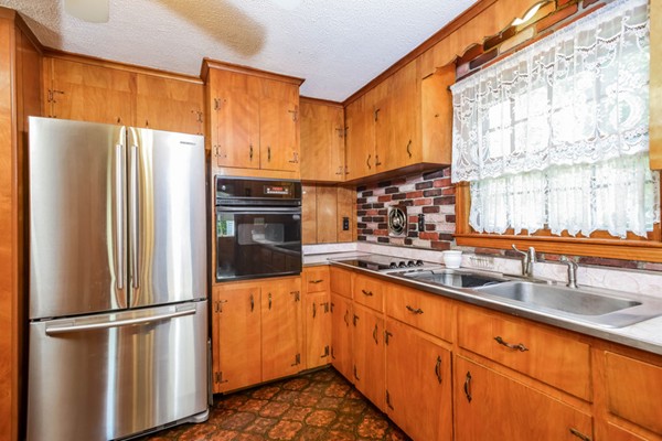 52 Eastside Road Wrentham, MA 02093 - Photo 9 of 30