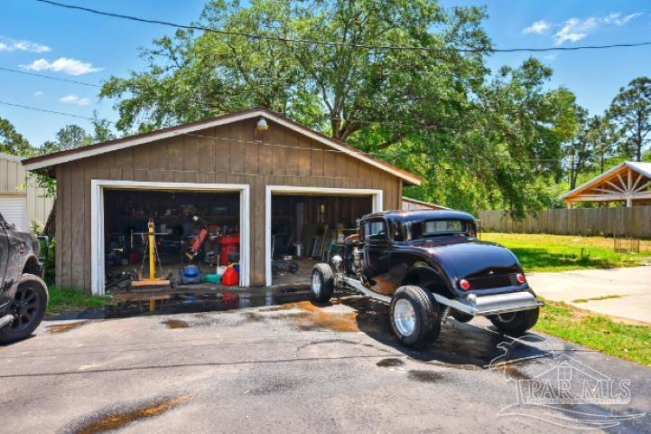 2738 Garcon Point Road Milton, FL 32583 - Photo 4 of 42 Gallery Image 4