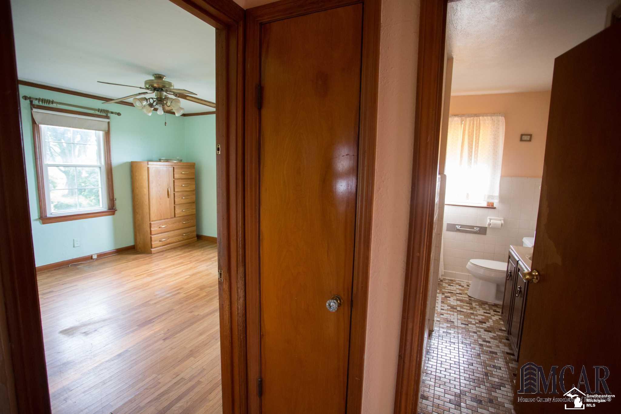 334 West Sterns Road Temperance, MI 48182 - Photo 17 of 35 21481531-16.JPG