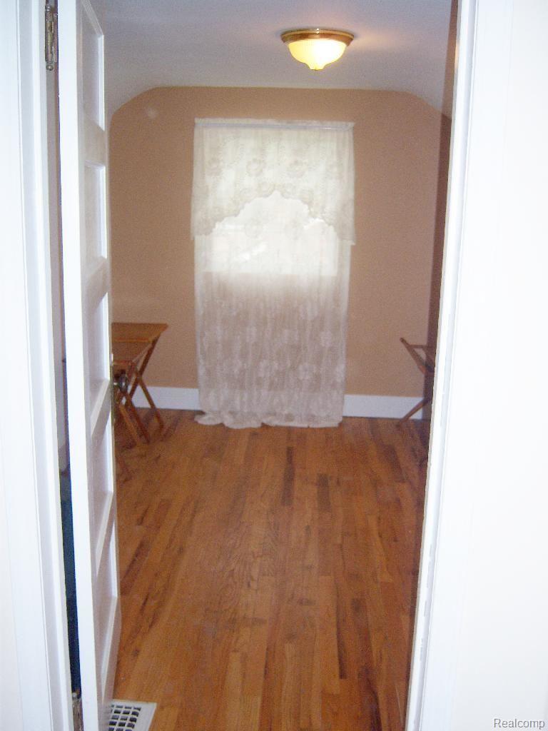 175 West Gates Street Romeo, MI 48065 - Photo 28 of 29 100_1005 (1) upstairs bedroom.jpg