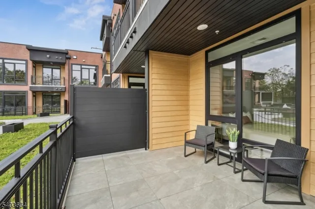 $2,365 | 140 West Webster Avenue, Unit 102, Roselle Park, NJ 07204