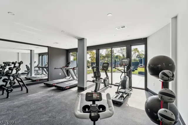 $2,365 | 140 West Webster Avenue, Unit 102, Roselle Park, NJ 07204