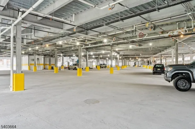 $2,365 | 140 West Webster Avenue, Unit 102, Roselle Park, NJ 07204