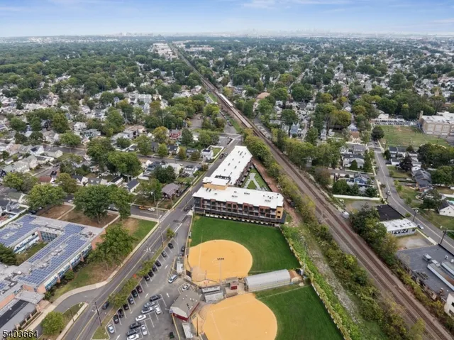 $2,365 | 140 West Webster Avenue, Unit 102, Roselle Park, NJ 07204