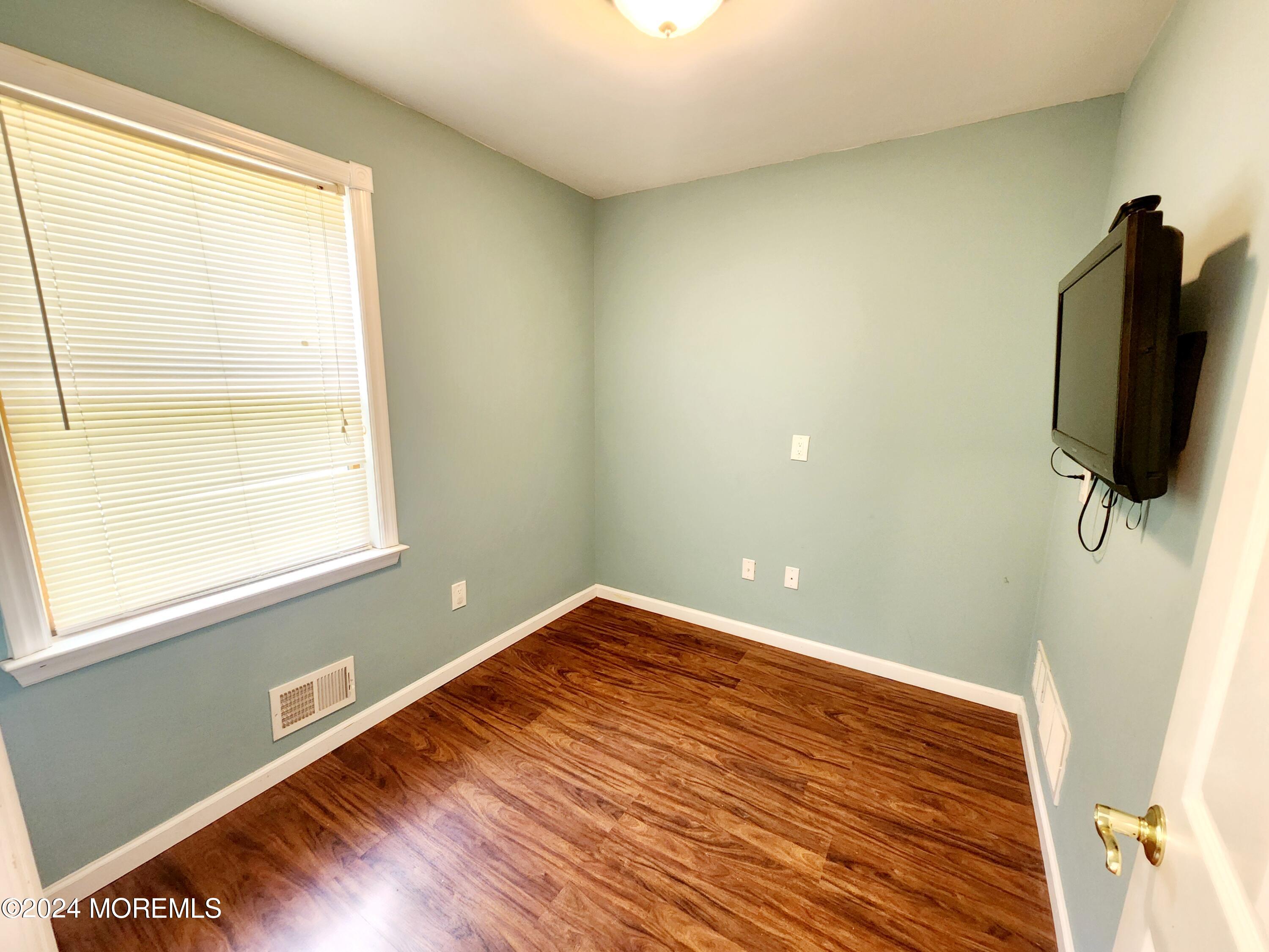 9 Francis Mills Road Freehold, NJ 07728 - Photo 12 of 39 1000011179