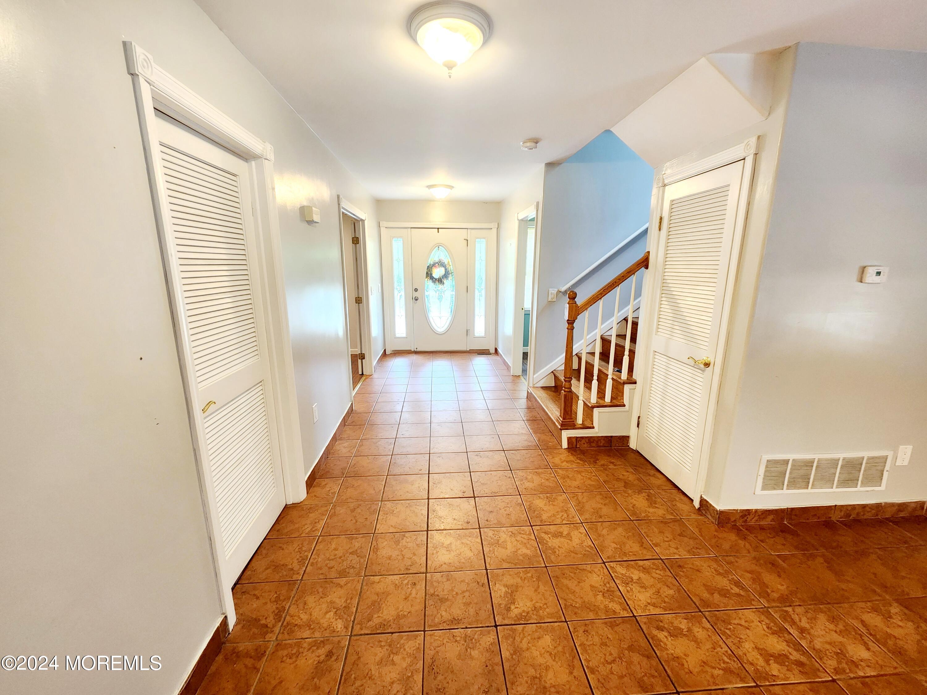 9 Francis Mills Road Freehold, NJ 07728 - Photo 4 of 39 1000011174