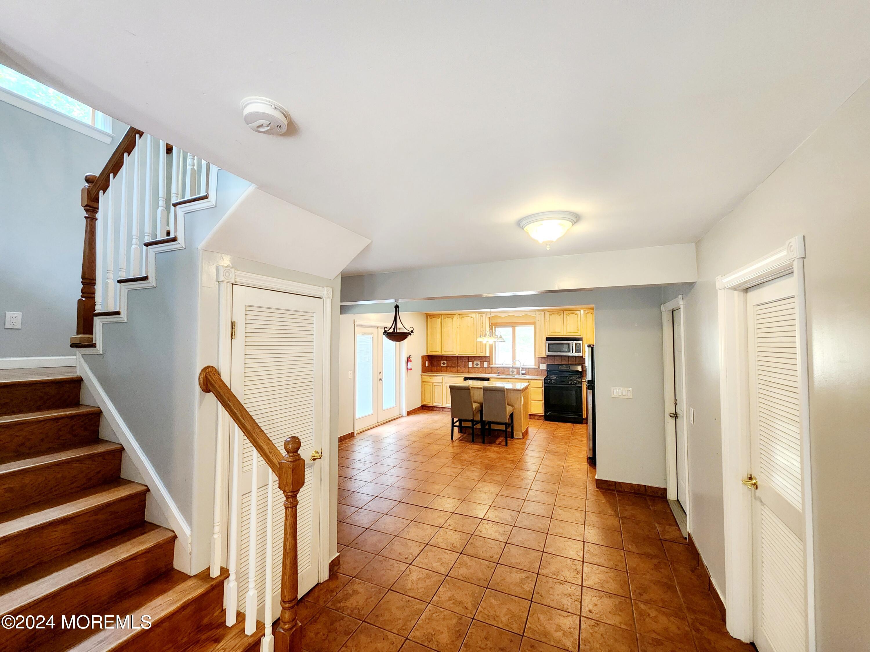 9 Francis Mills Road Freehold, NJ 07728 - Photo 5 of 39 1000011196