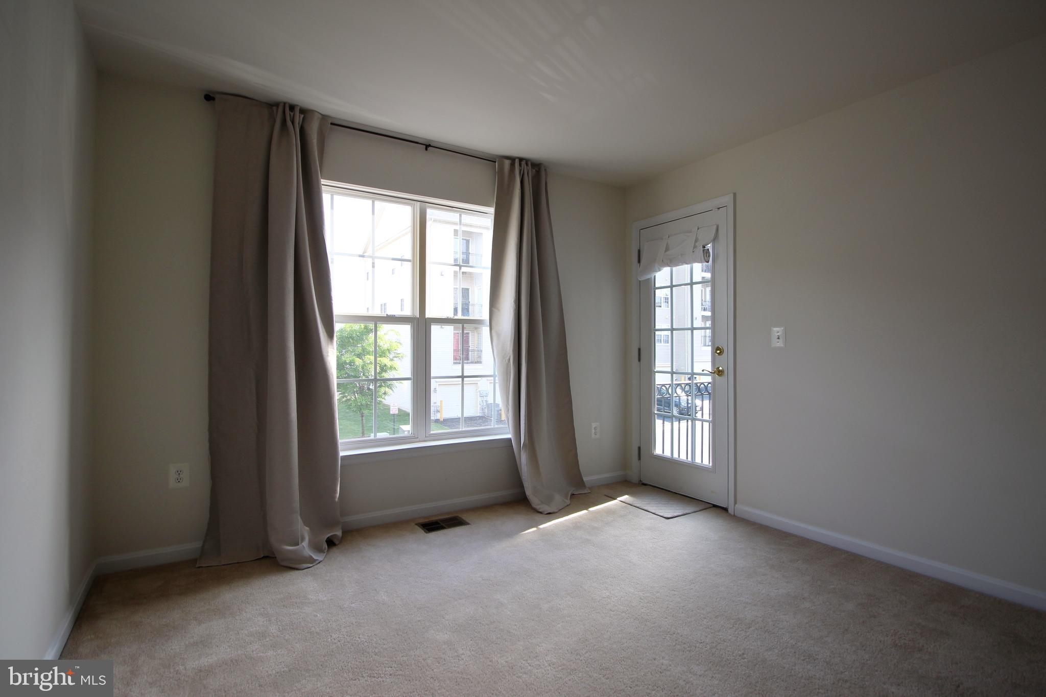 2415 Rainswood Lane Woodbridge, VA 22191 - Photo 20 of 29 an empty room with windows