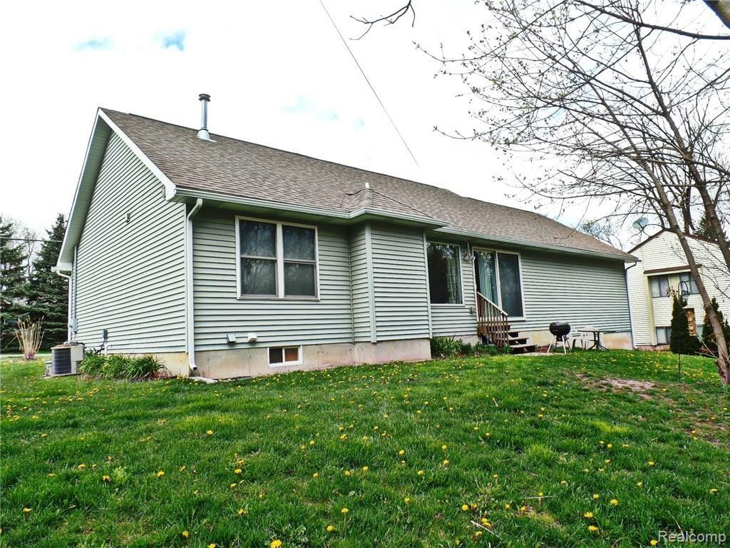 220 South Center Road Grand Blanc, MI 48439 - Photo 31 of 36 SAM_1687.JPG