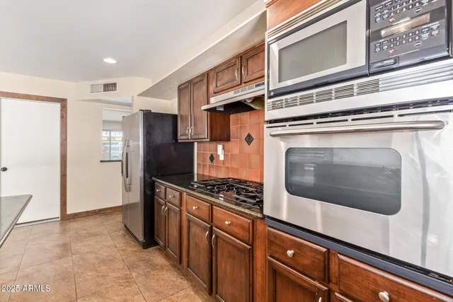 $3,600 | 319 East Riviera Drive, Tempe, AZ 85282