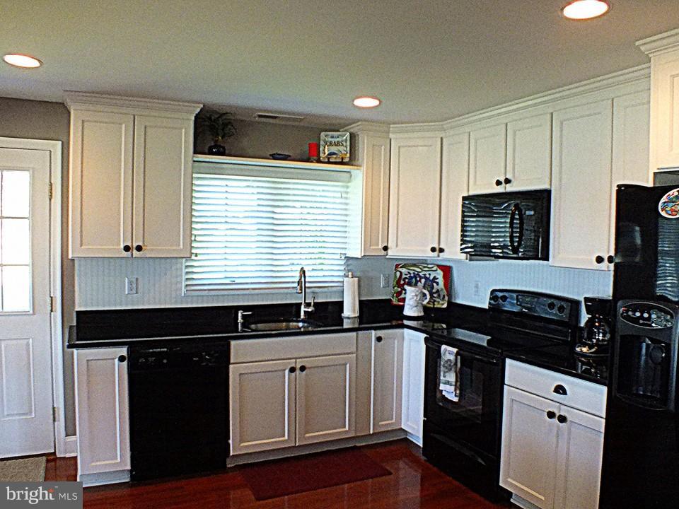 726 Twin Point Cove Road Cambridge, MD 21613 - Photo 14 of 35 Kitchen