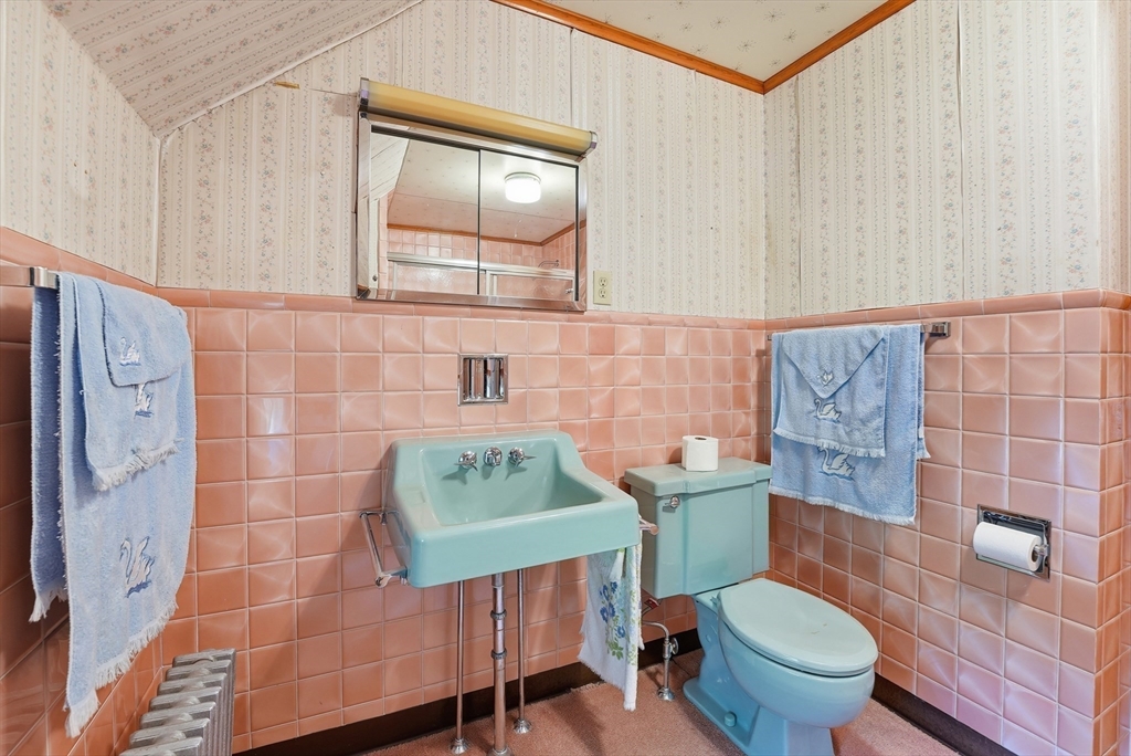 17 East Howe Street Orange, MA 01364 - Photo 28 of 34