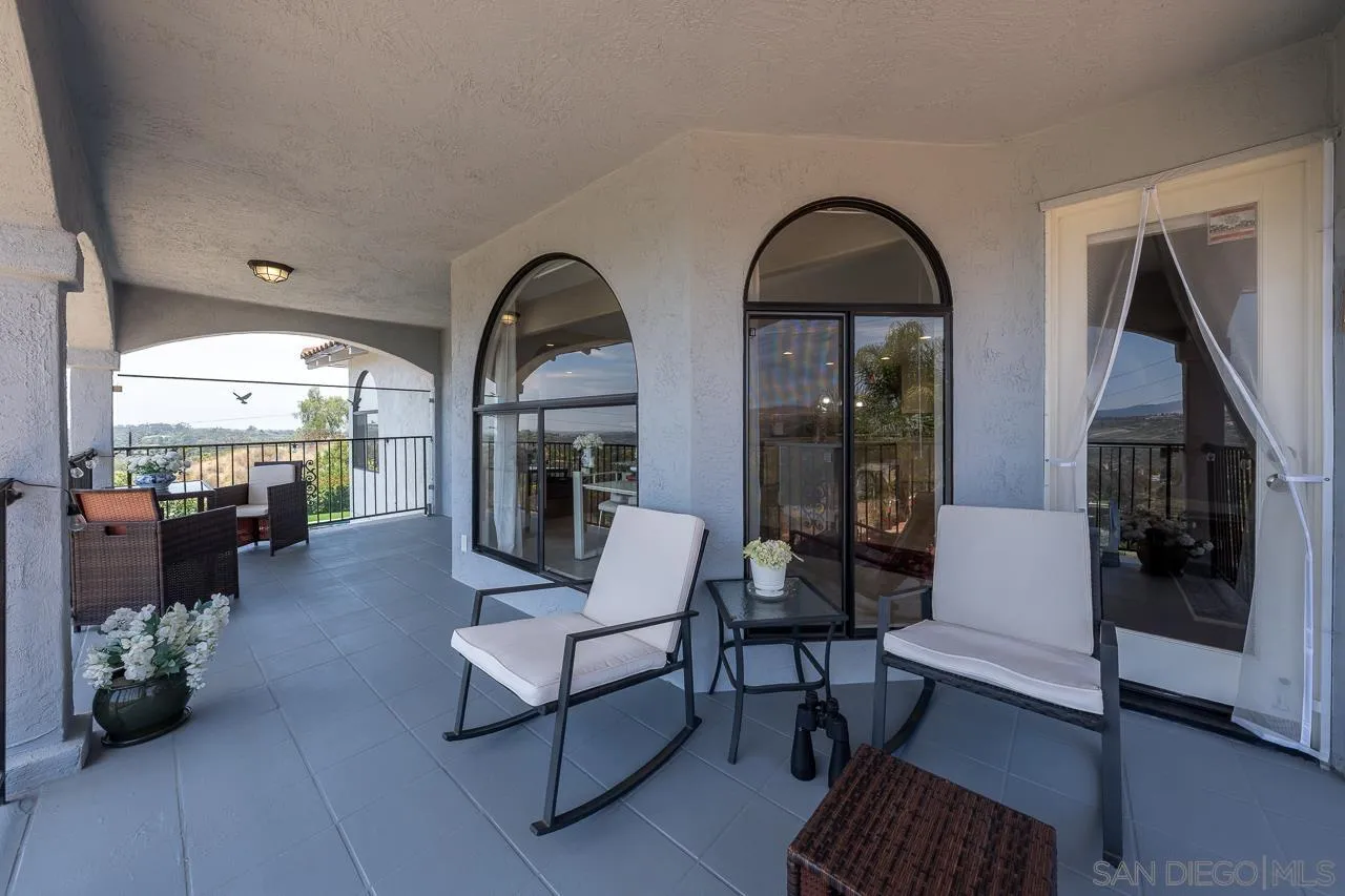 7087 Rancho Santa Fe View Court Rancho Santa Fe, CA 92067 - Photo 17 of 56