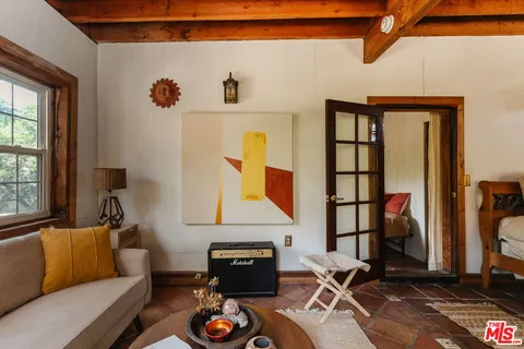 $1,100,000 | 437 Short Trail, Topanga, CA 90290