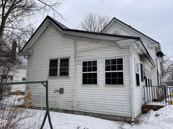 $19,000 | 17 School Street, Presque Isle, ME 04769